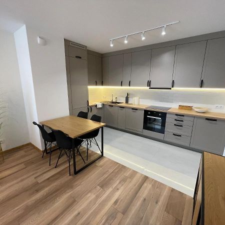 Newport Industrial Apartment Warschau Exterior foto