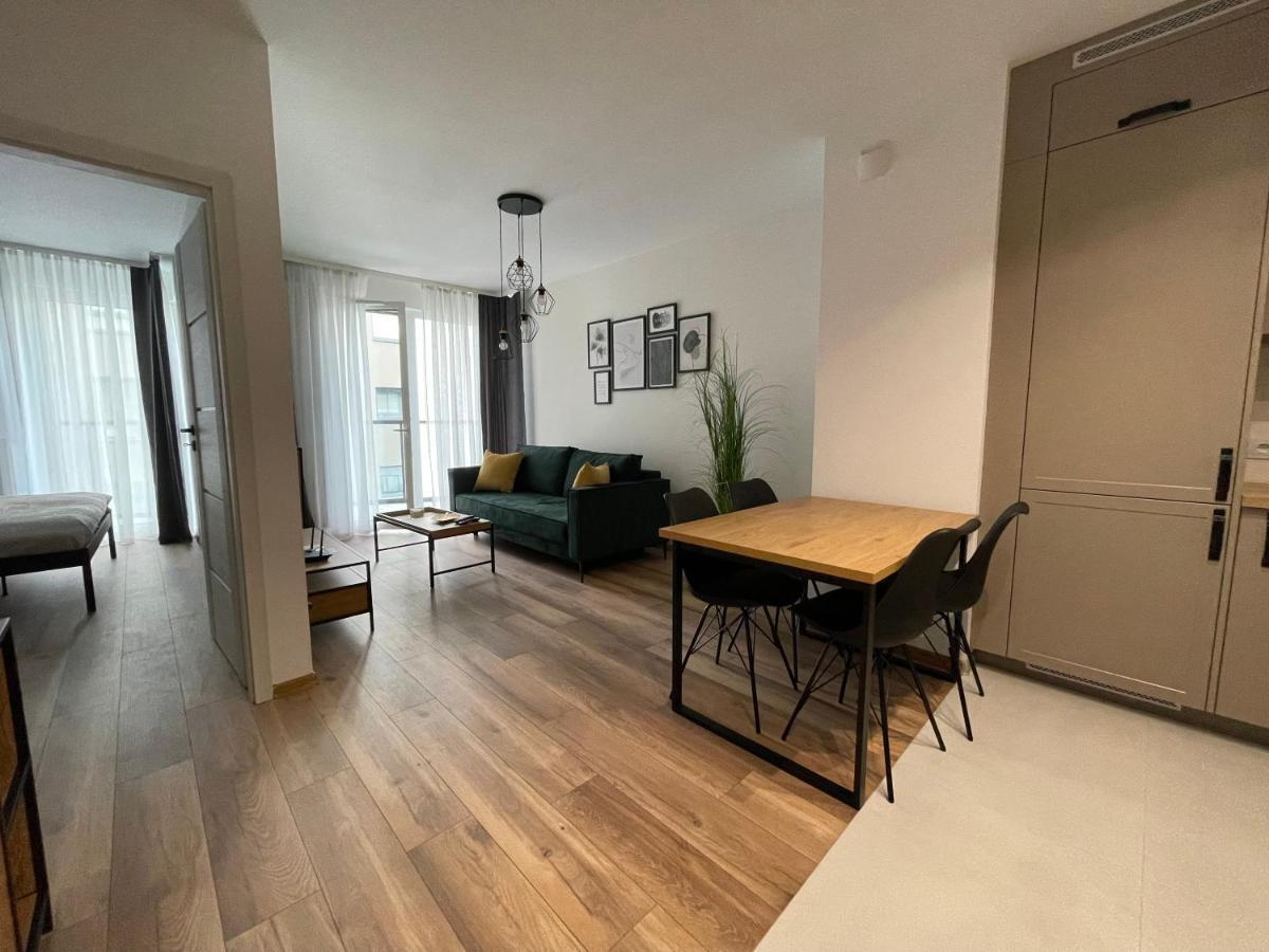 Newport Industrial Apartment Warschau Exterior foto
